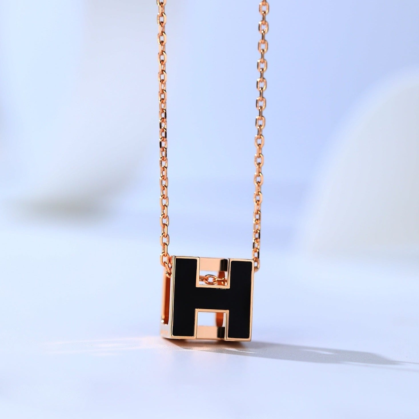GlowH CAGE PINK GOLD NECKLACE