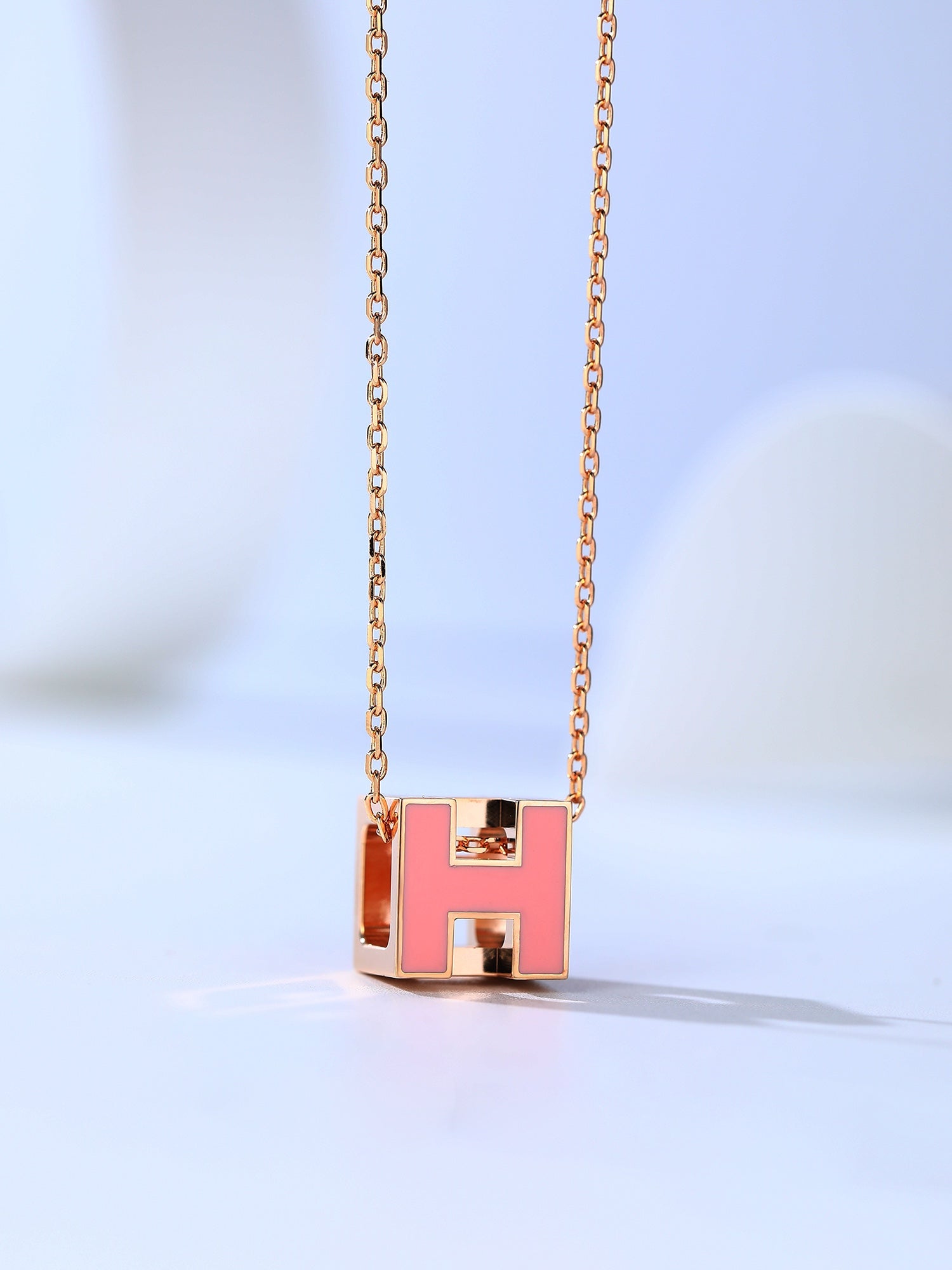 GlowH CAGE PINK GOLD NECKLACE