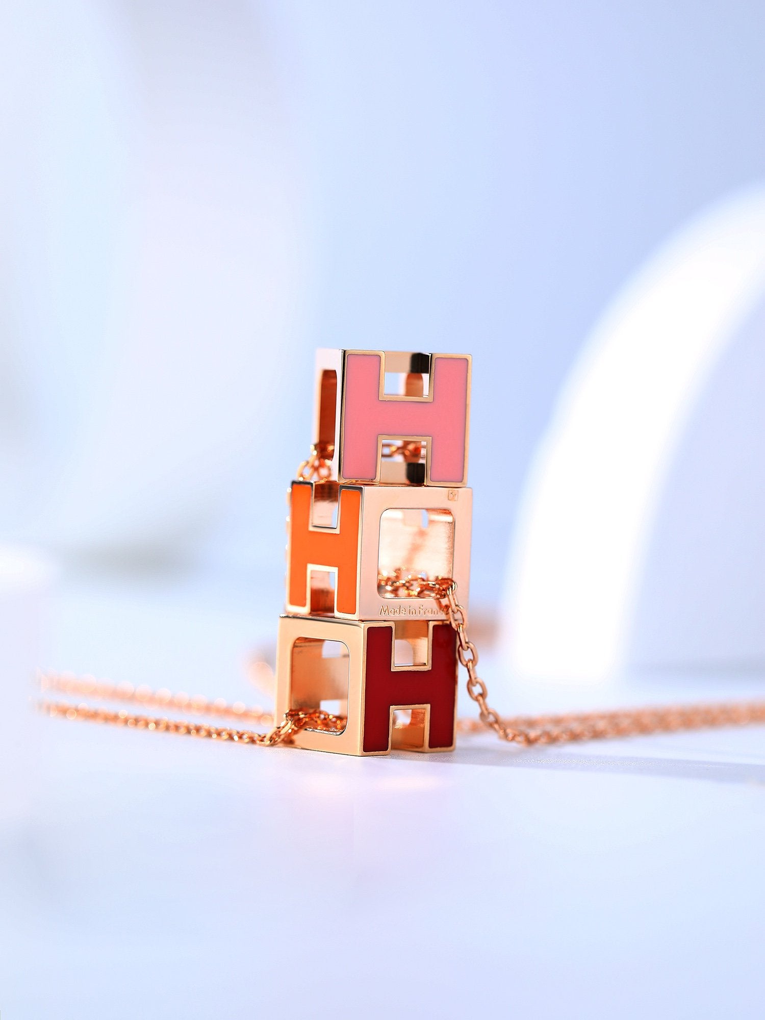 GlowH CAGE PINK GOLD NECKLACE