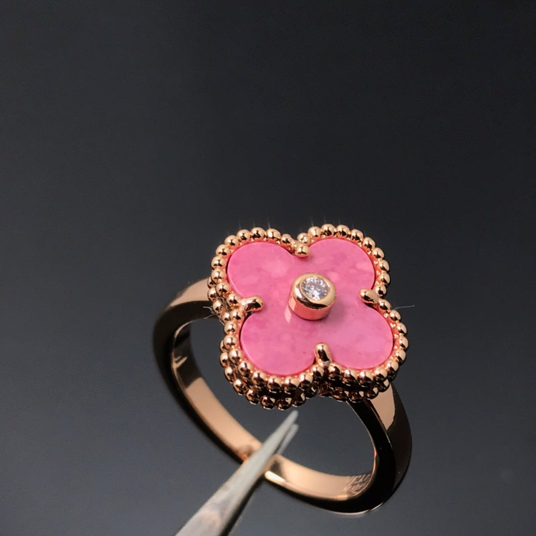 GlowCLOVER RHODONITE ROSE GOLD RING