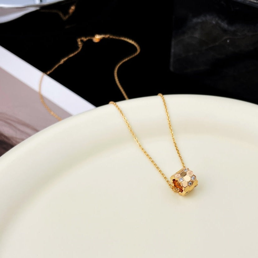 GlowBEE MINI PEDANT DIAMOND NECKLACE