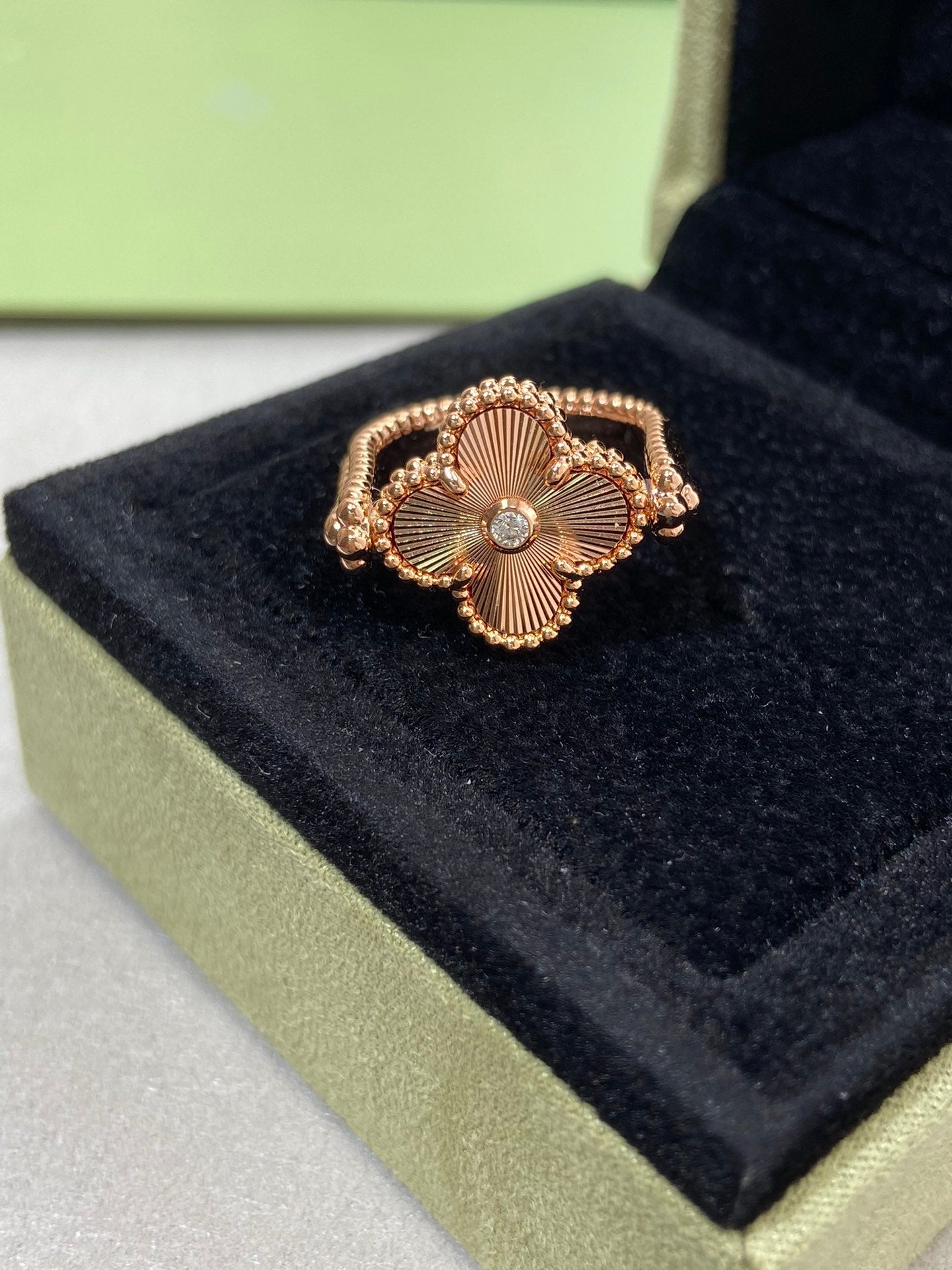 GlowCLOVER RIVERSIBLE ROSE GOLD RING