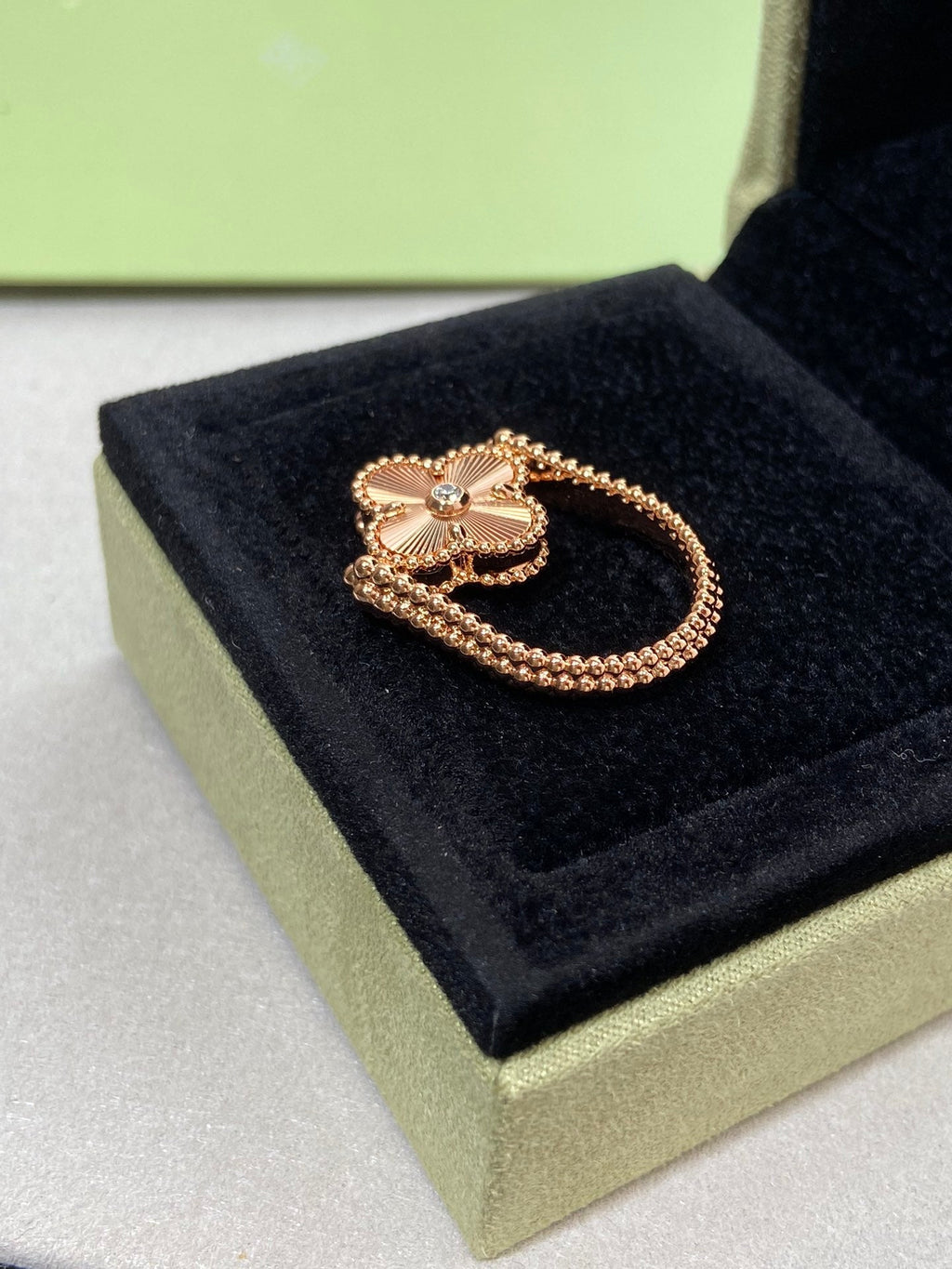 GlowCLOVER RIVERSIBLE ROSE GOLD RING