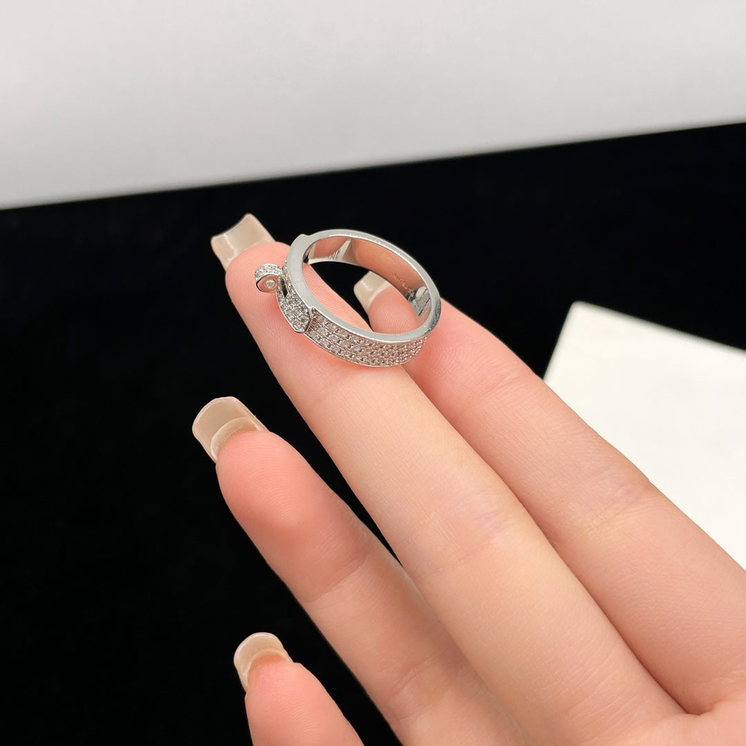 GlowKELLY SILVER DIAMOND RING