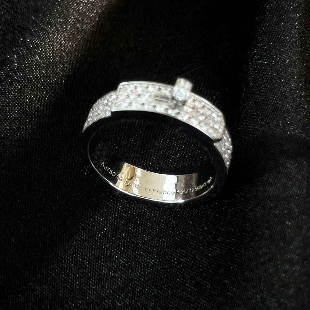 GlowKELLY SILVER DIAMOND RING