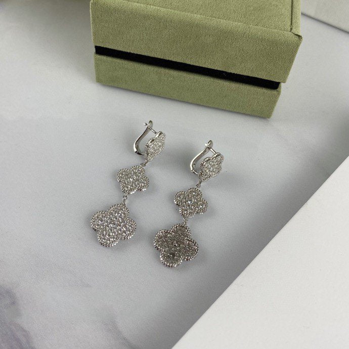 GlowCLOVER 3 MOTIF DIAMOND SILVER DROP EARRINGS