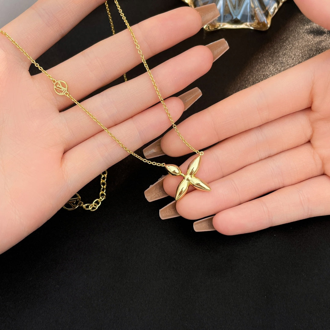 GlowLOUISETTE GOLD NECKLACE