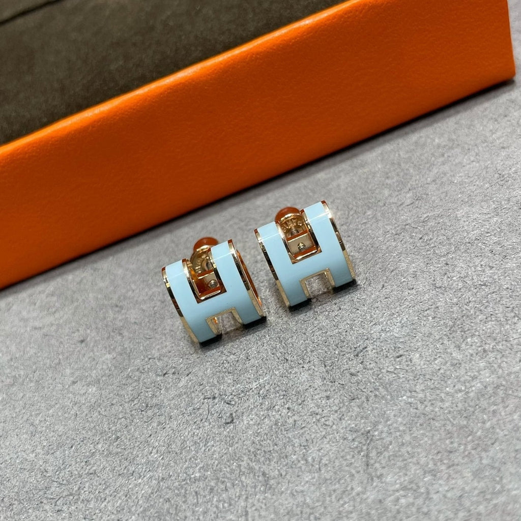 GlowPOP H SKY BLUE STUD EARRINGS