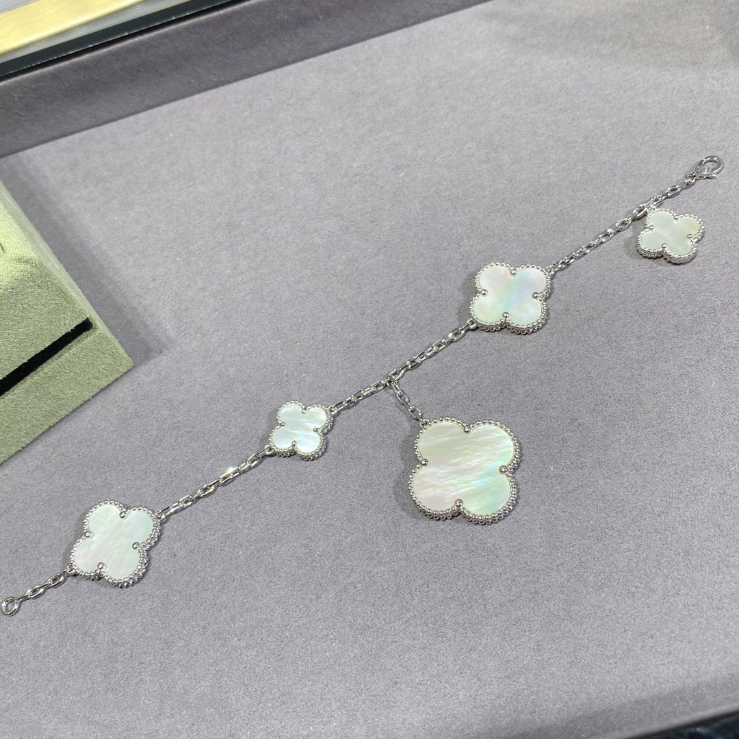 GlowCLOVER 5 MOTIF WHITE MOP SILVER BRACELET