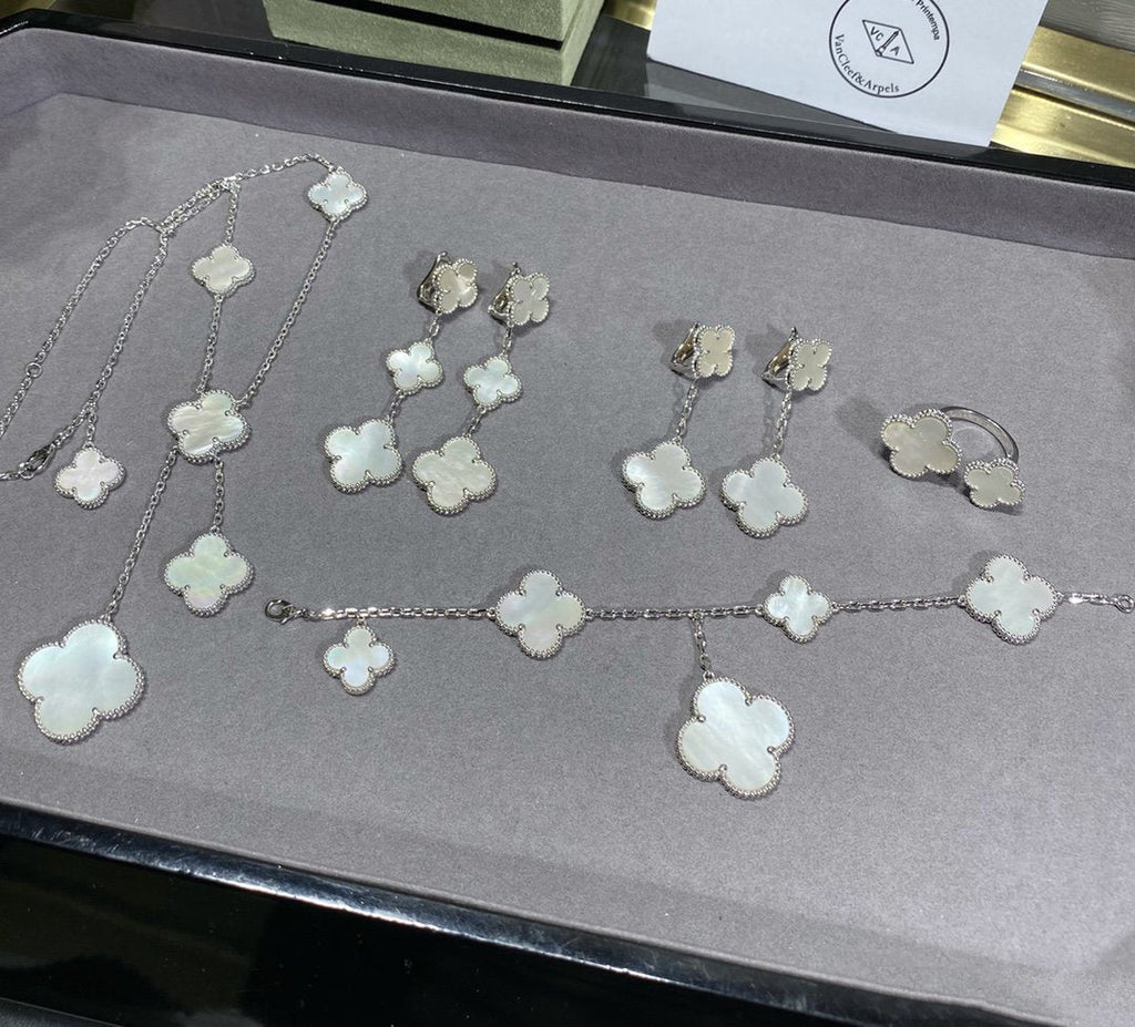 GlowCLOVER 5 MOTIF WHITE MOP SILVER BRACELET