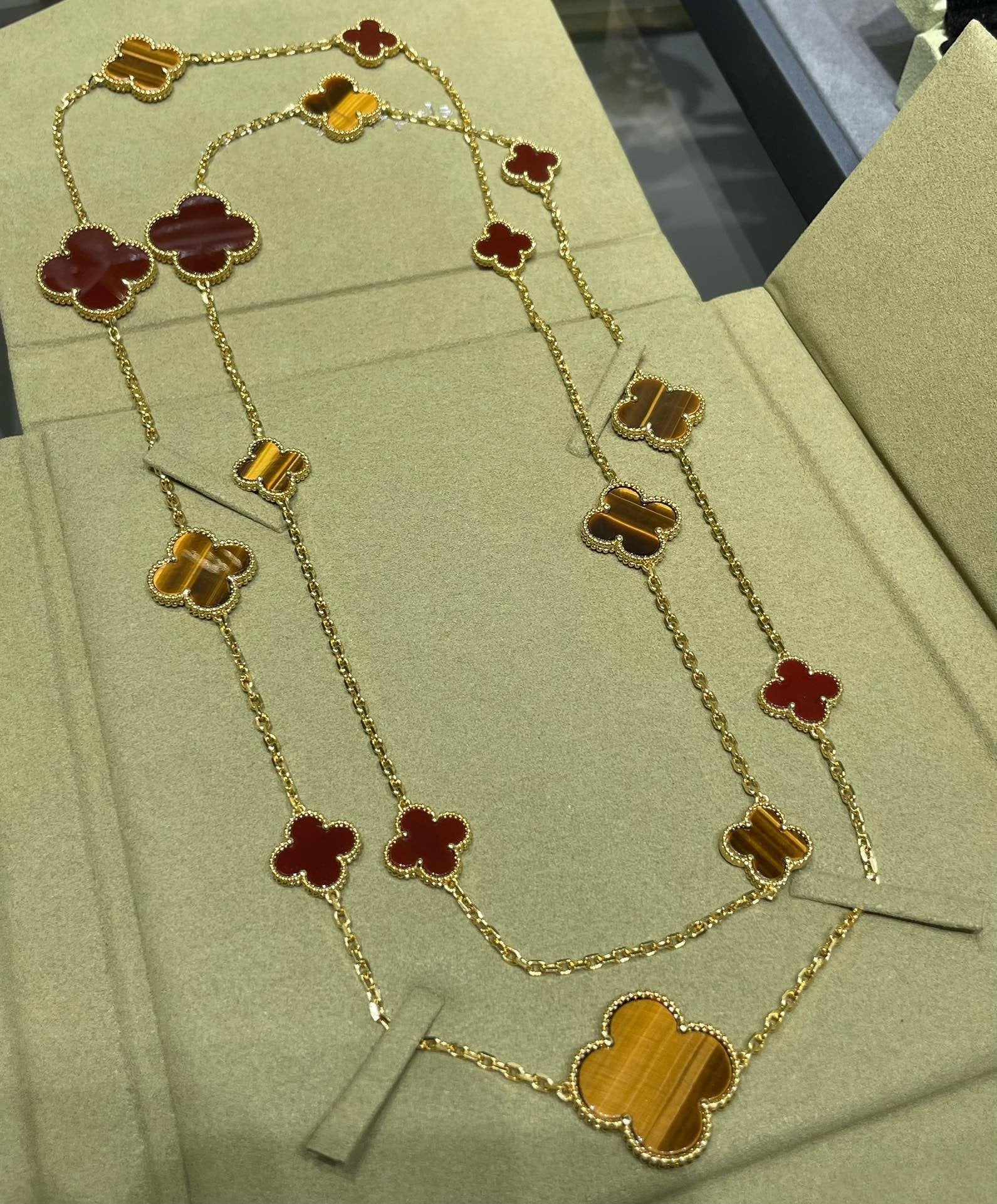 GlowCLOVER 16 MOTIF CARNELIAN TIGER EYE ROSE GOLD NECKLACE