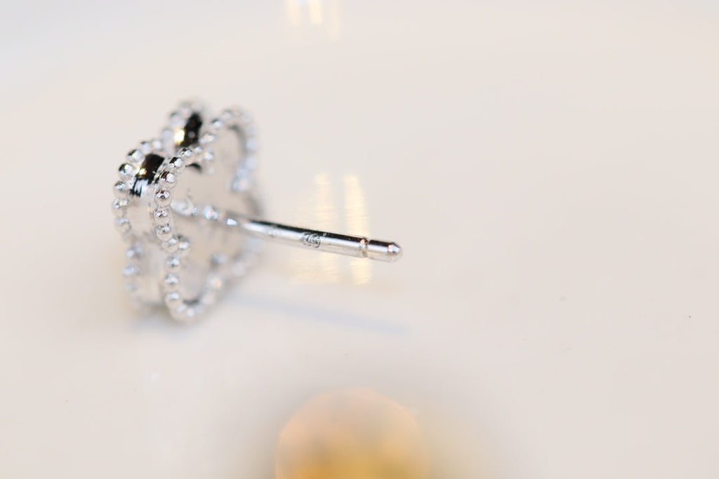 GlowCLOVER MINI TURQUOISE SILVER STUD EARRINGS