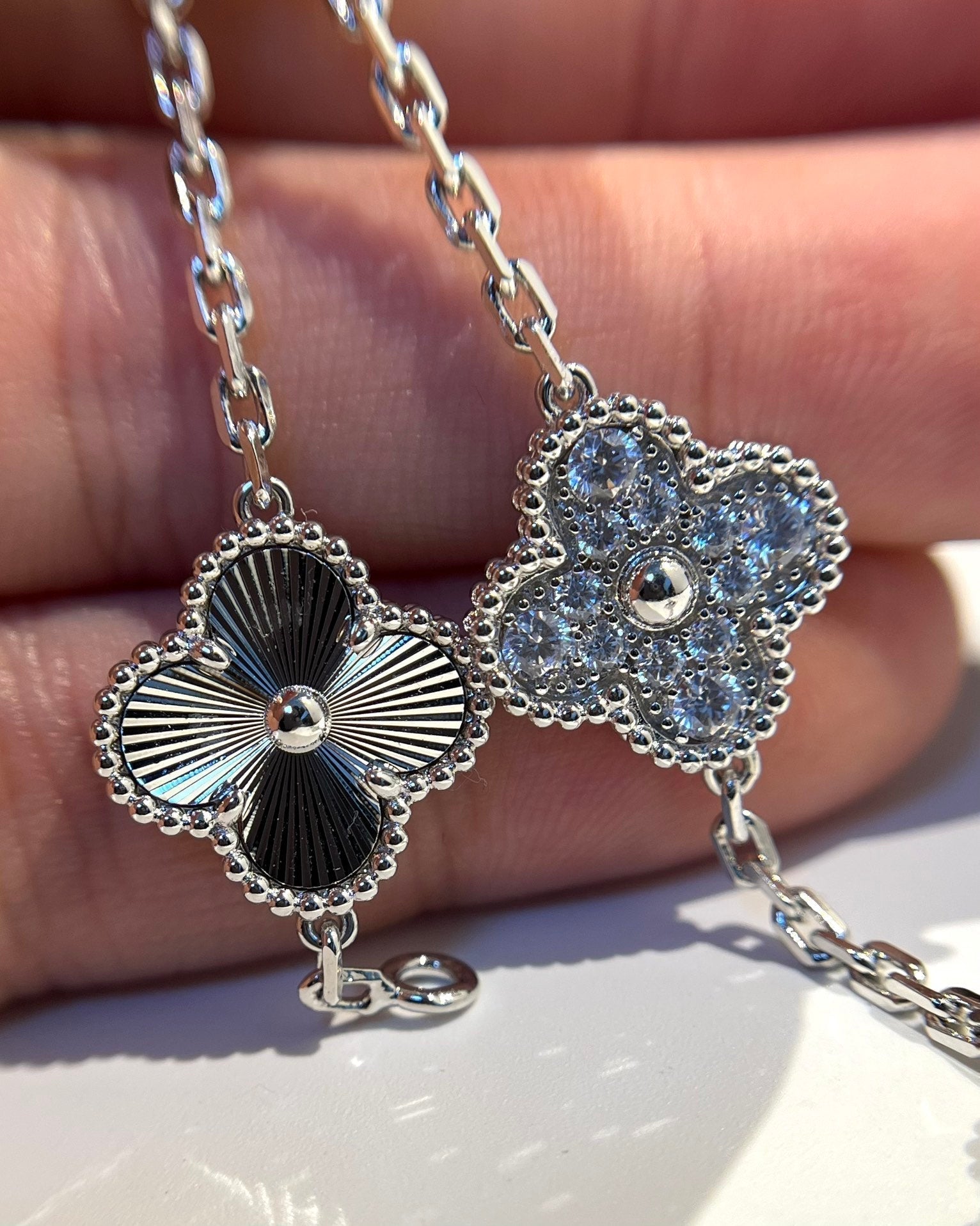 GlowCLOVER 5 MOTIF SILVER DIAMOND BRACELET