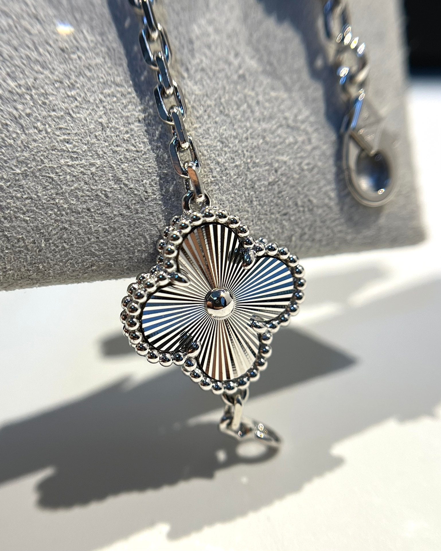 GlowCLOVER 5 MOTIF SILVER DIAMOND BRACELET