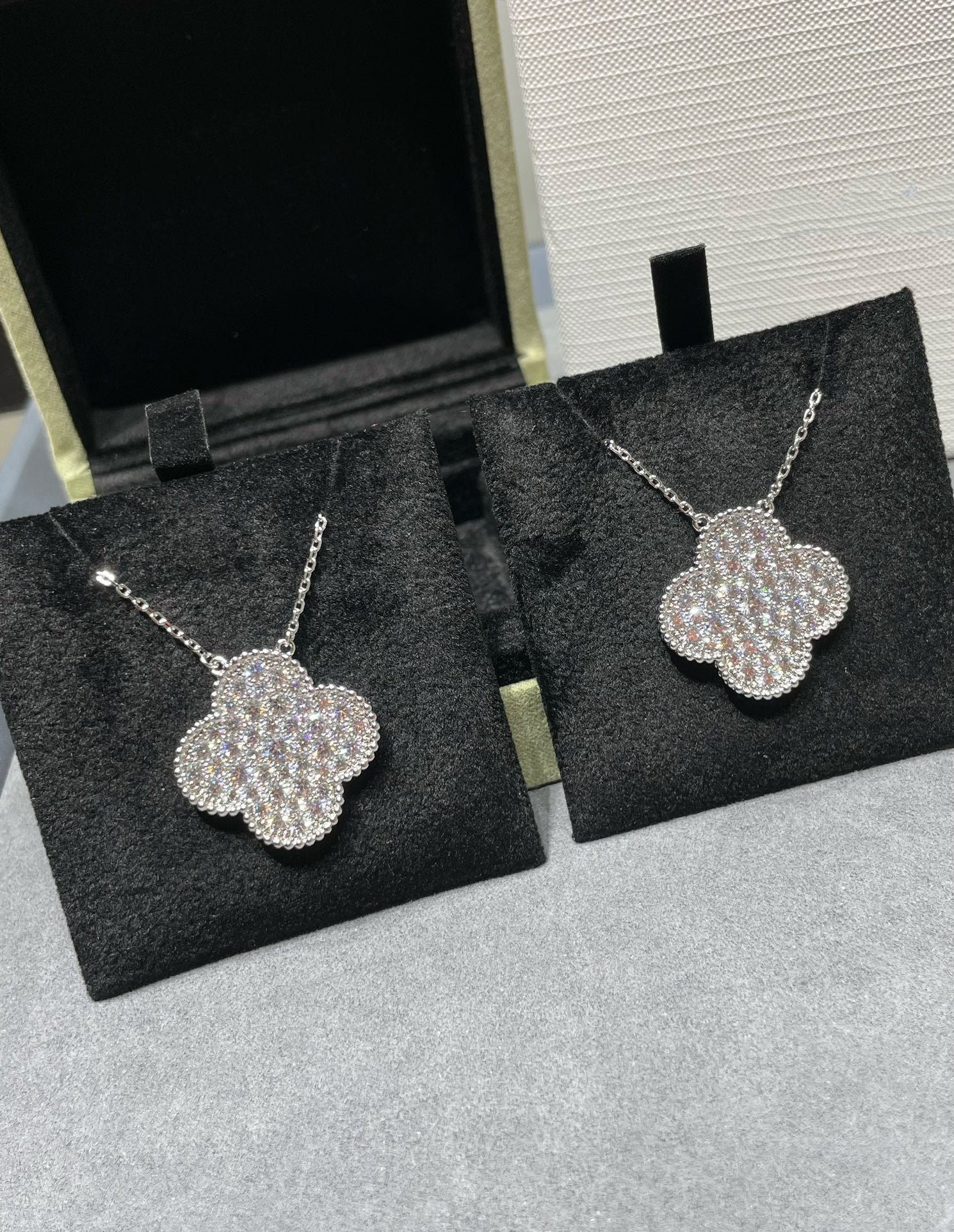 GlowCLOVER 25MM LARGE PENDANT DIAMOND PAVED SILVER NECKLACE