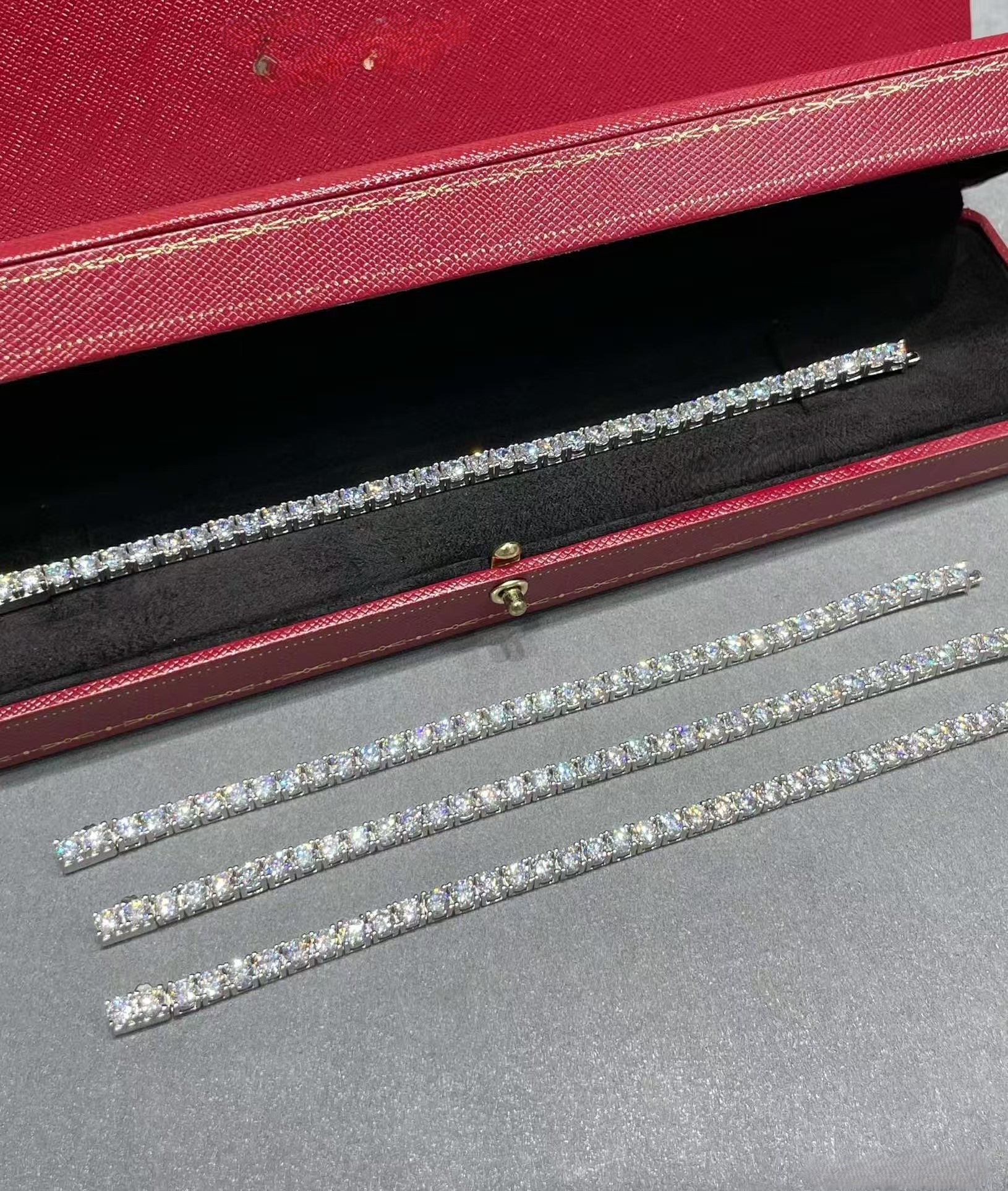 [Glow]TENNIS BRACELET WITH FULL DIAMOND SETTING