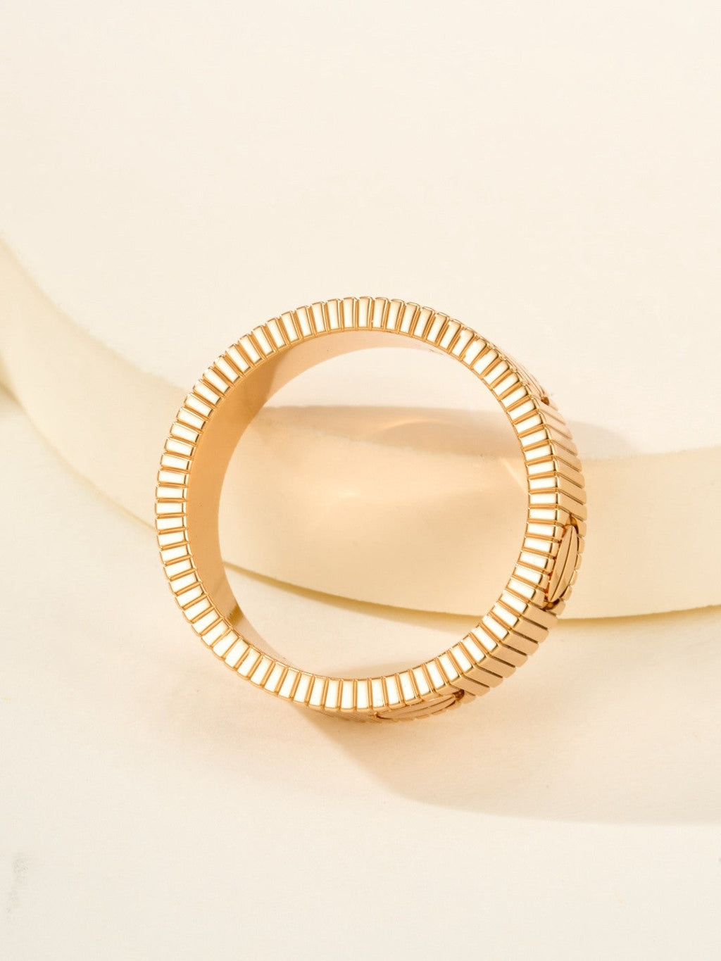 GlowNEW MODEL LOVE 6.5 MM RING