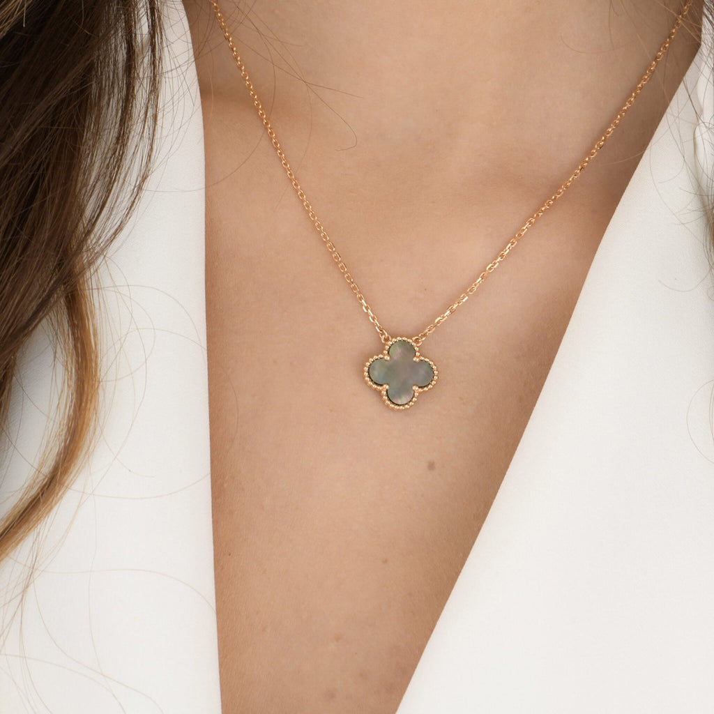 GlowCLOVER 15MM  GRAY MOTHER OF PEARL NECKLACE