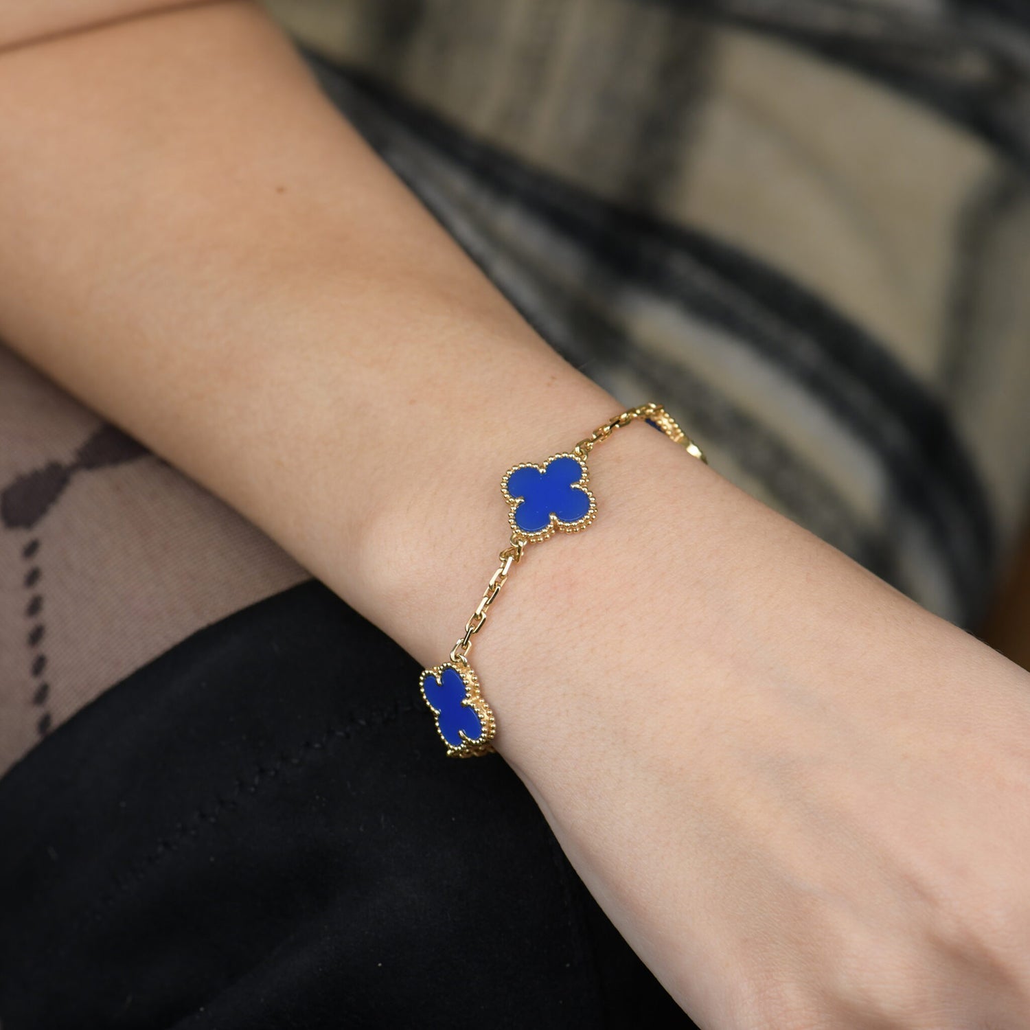 GlowCLOVER 5 MOTIFS BLUE AGATE BRACELET