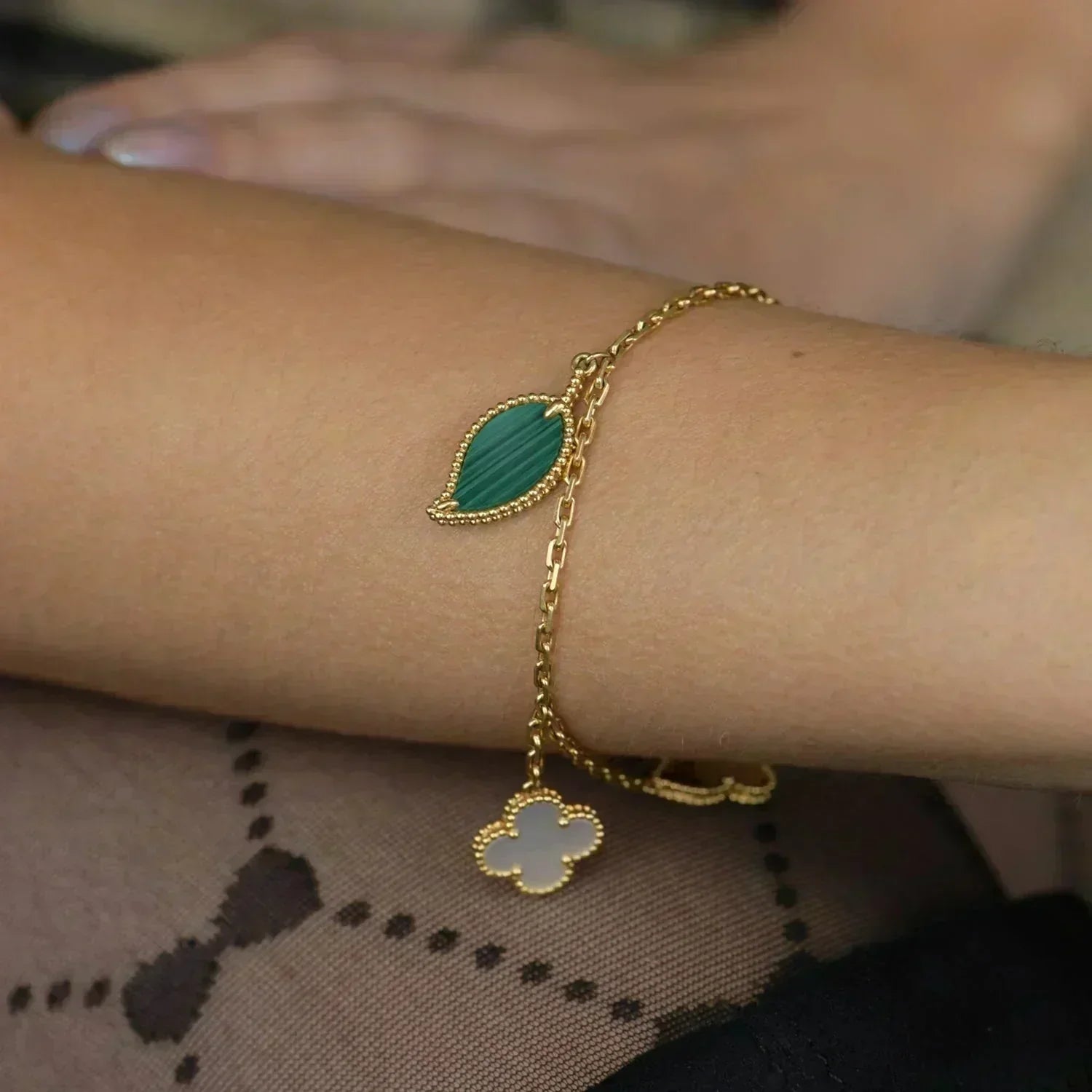 GlowLUCKY SPRING 5 MOTIF GOLD BRACELET