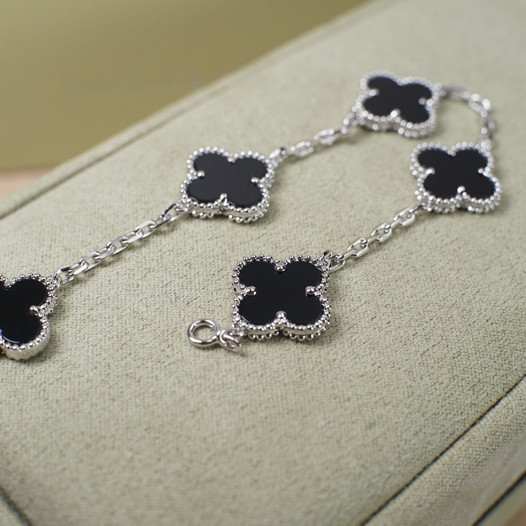 GlowCLOVER 5 MOTIF ONYXS  BRACELET SILVER