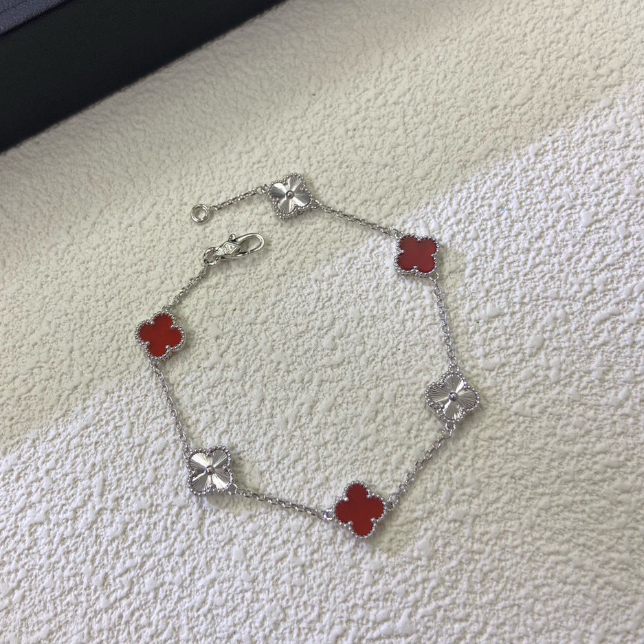 [Glow]CLOVER 6 MOTIF RED AGATE LASER BRACELET