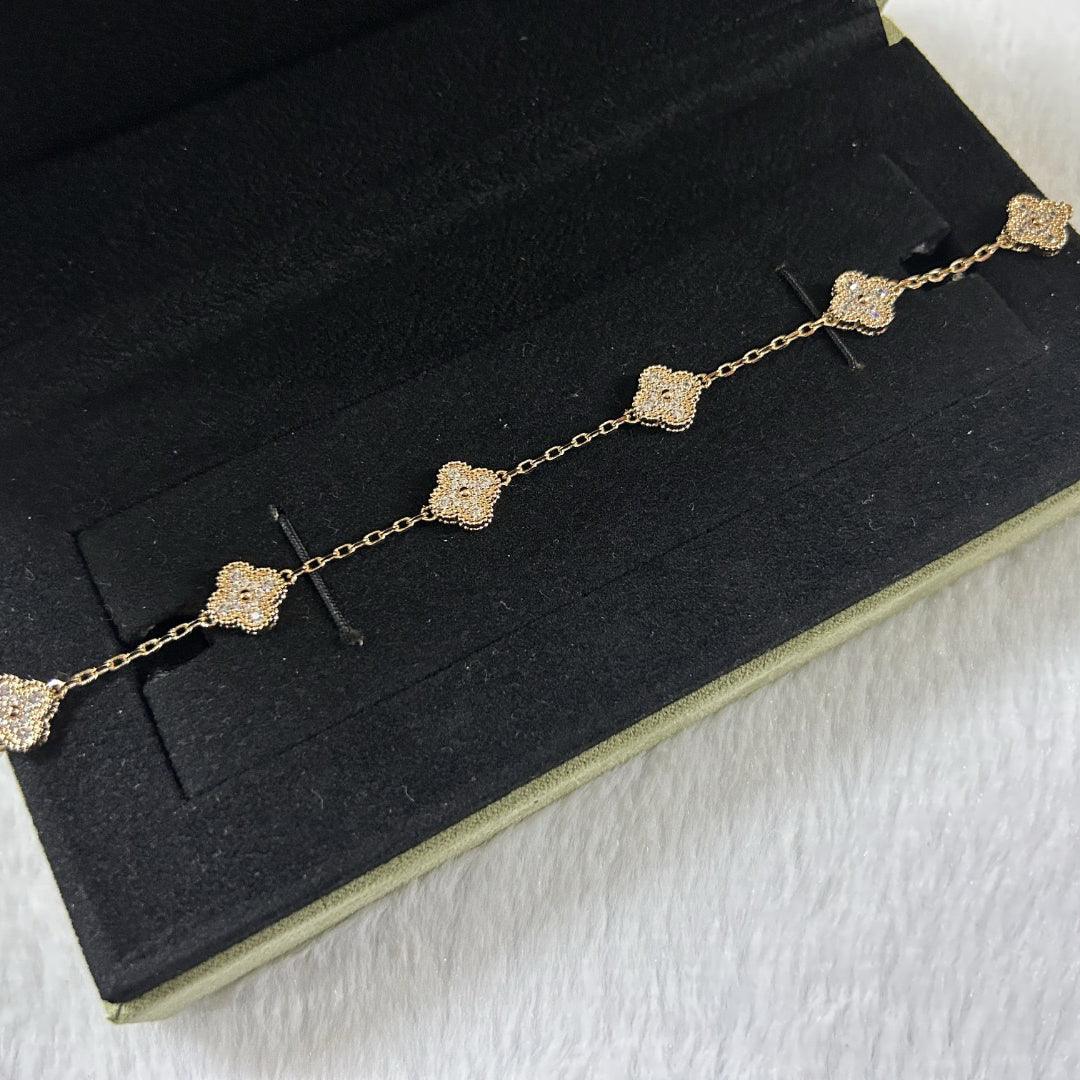 [Glow]CLOVER 6 MOTIF DIAMOND BRACELET