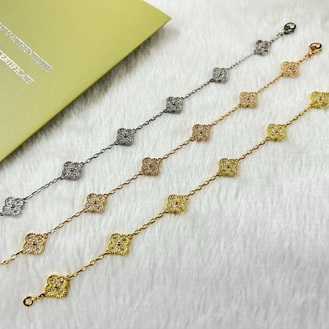 [Glow]CLOVER 6 MOTIF DIAMOND BRACELET