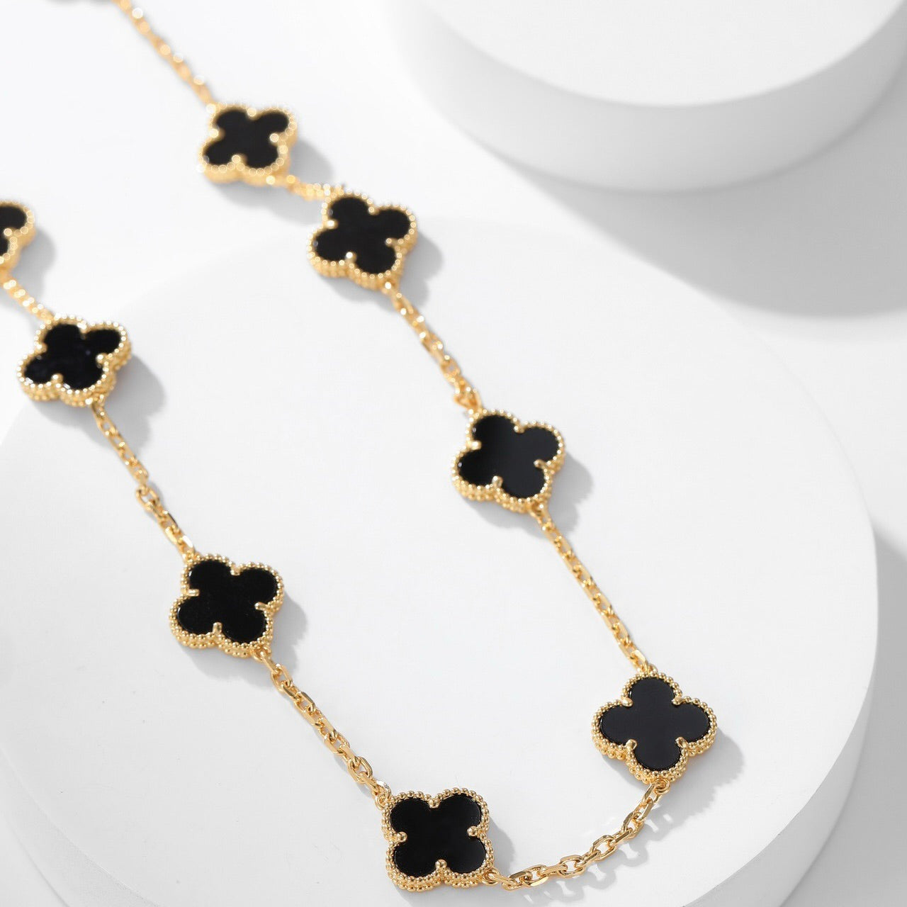 GlowCLOVER 10 MOTIFS ONYX NECKLACE