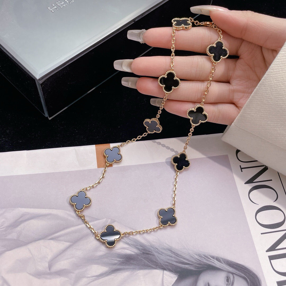 GlowCLOVER 10 MOTIFS ONYX NECKLACE