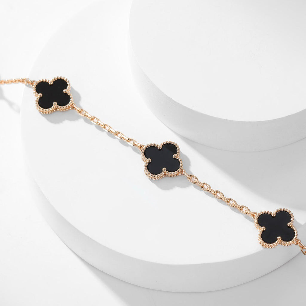 GlowCLOVER 10 MOTIFS ONYX NECKLACE