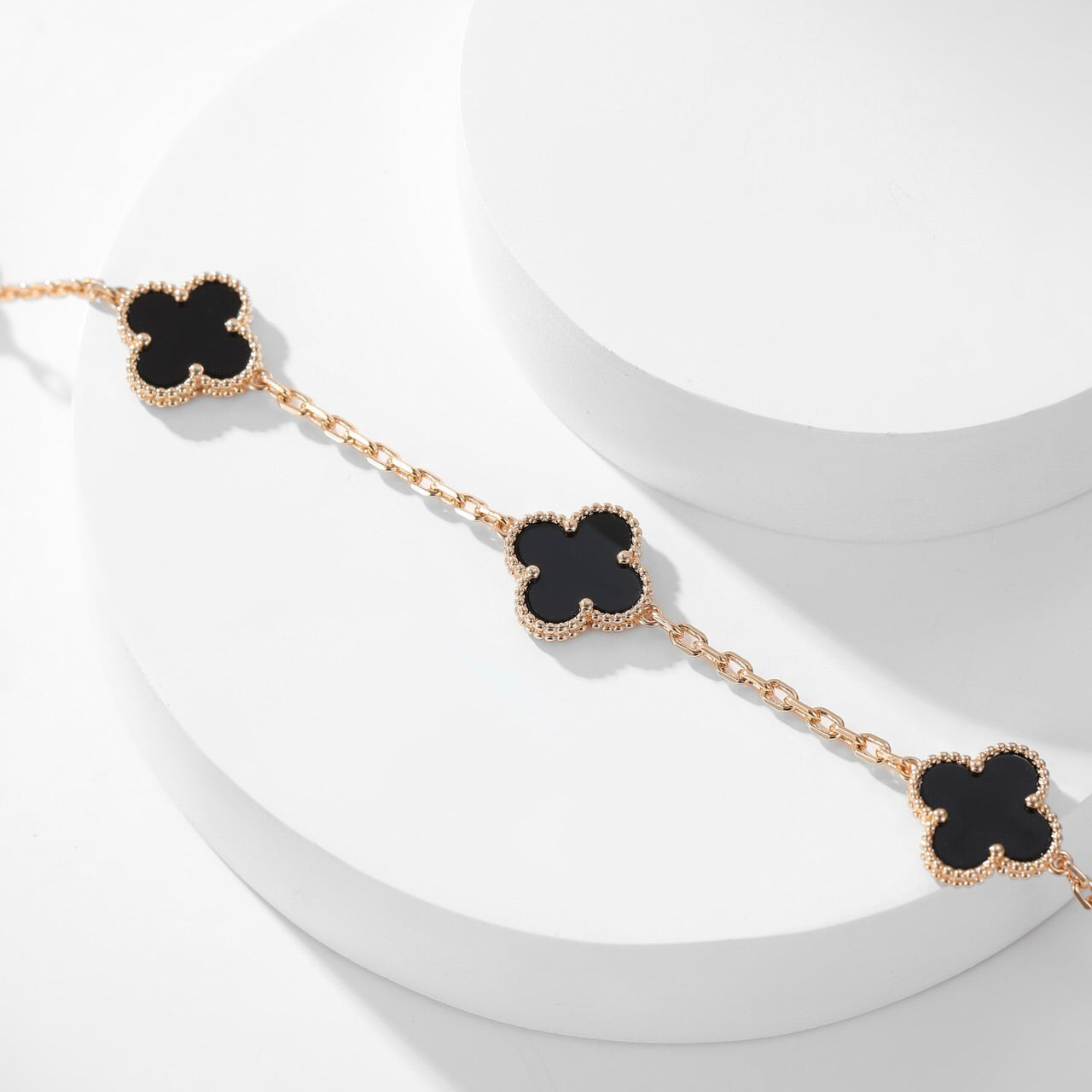 GlowCLOVER 10 MOTIFS ONYX NECKLACE