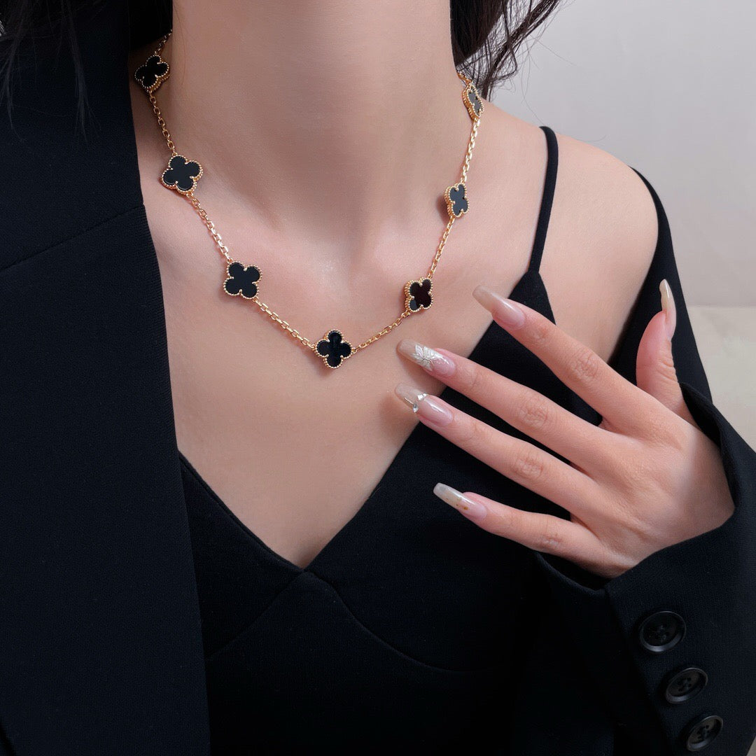 GlowCLOVER 10 MOTIFS ONYX NECKLACE