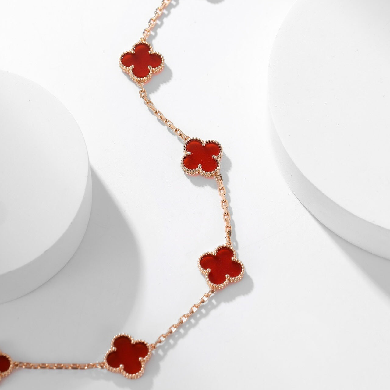GlowCLOVER 10 MOTIFS CARNELIAN NECKLACE