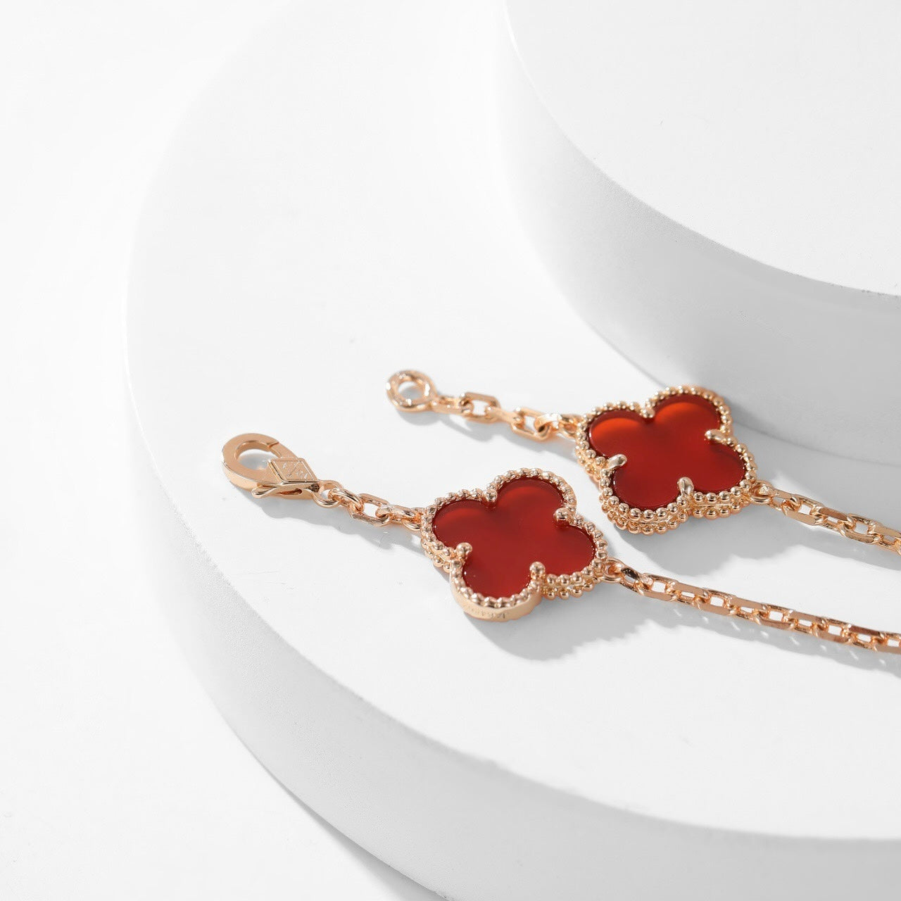GlowCLOVER 10 MOTIFS CARNELIAN NECKLACE