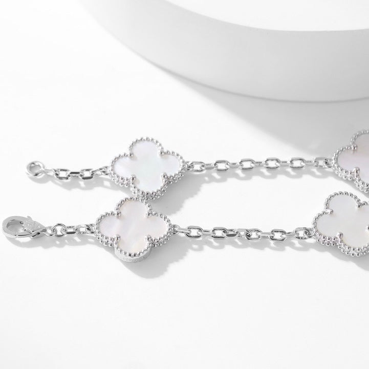 GlowCLOVER 10 MOTIFS WHITE MOTHER OF PEARL NECKLACE