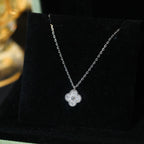 GlowCLOVER MINI 9.5MM PENDANT DIAMOND NECKLACE