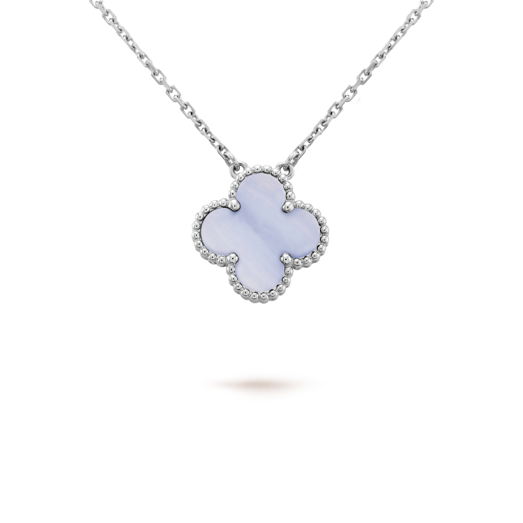 GlowCLOVER 15MM BLUE CHALCEDONY NECKLACE SILVER