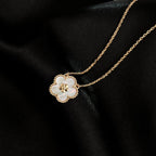 GlowLUCKY  WHITE MOP  PLUM BLOSSOM NECKLACE