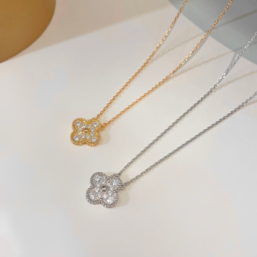 GlowCLOVER 15MM DIAMOND SINGLE FLOWER NECKLACE