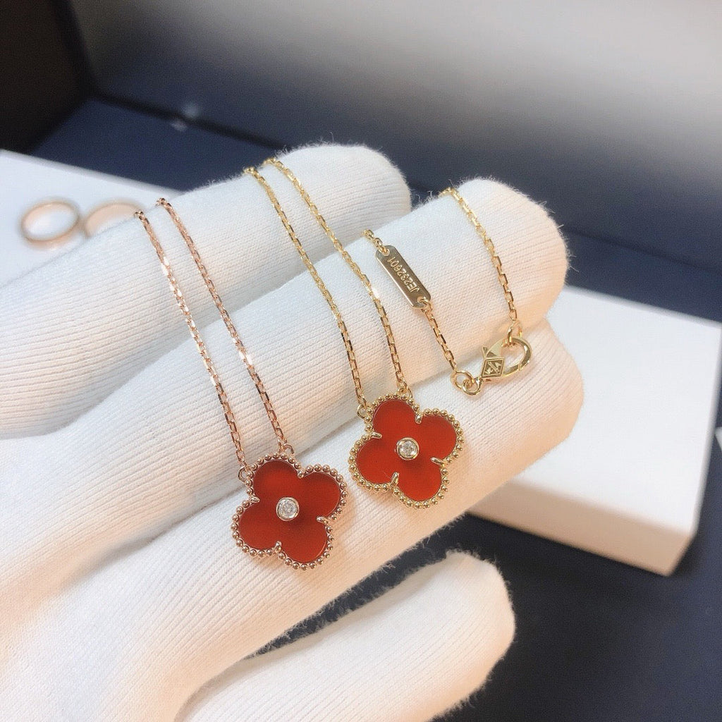 GlowCLOVER 15MM DIAMOND CARNELIAN NECKLACE