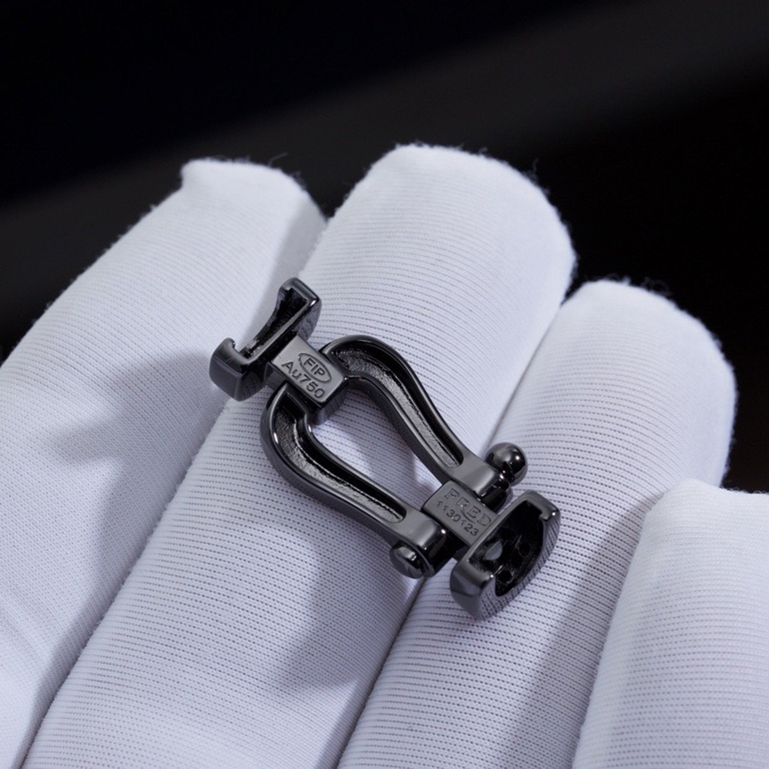 GlowFORCE LARGE SERIES HORSESHOE BLACK SAMURAI BRACELET