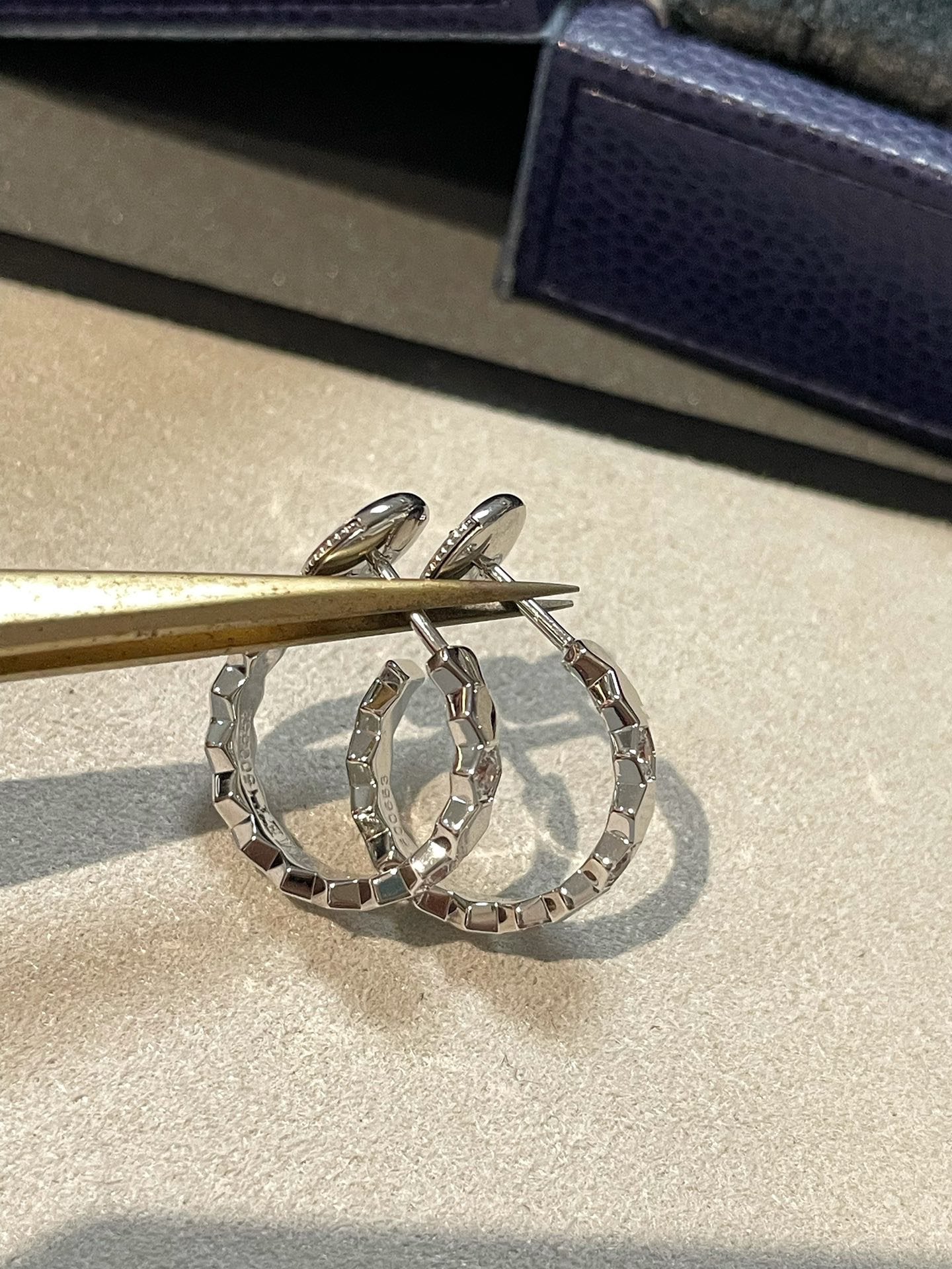 GlowBEE LOVE Earrings Silver