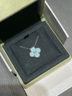 GlowCLOVER 1 DIAMOND LIGHT BLUE SILVER NECKLACE