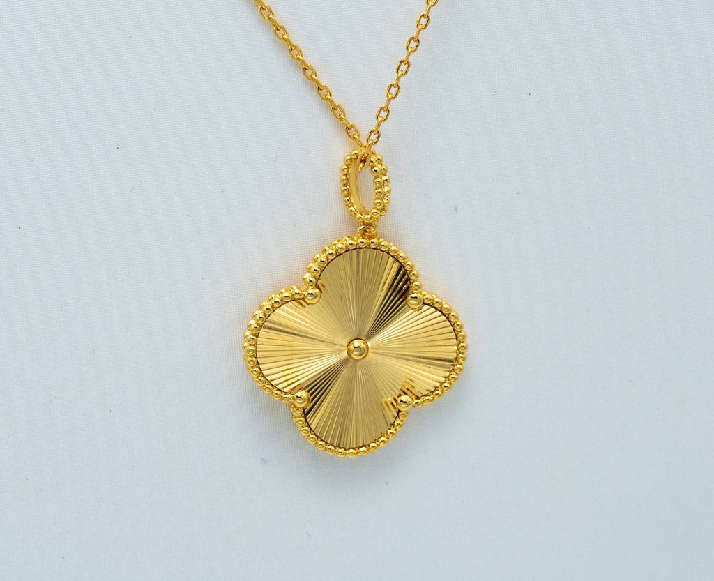 GlowCLOVER 25MM PEDANT NECKLACE GOLD