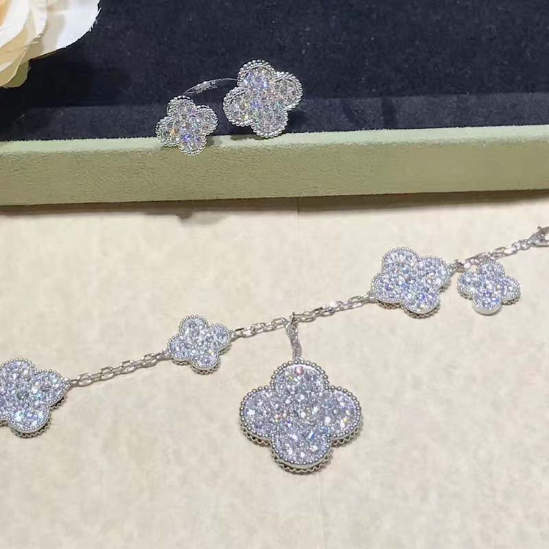 GlowCLOVER 6 MOTIFS SILVER DIAMOND BRACELET