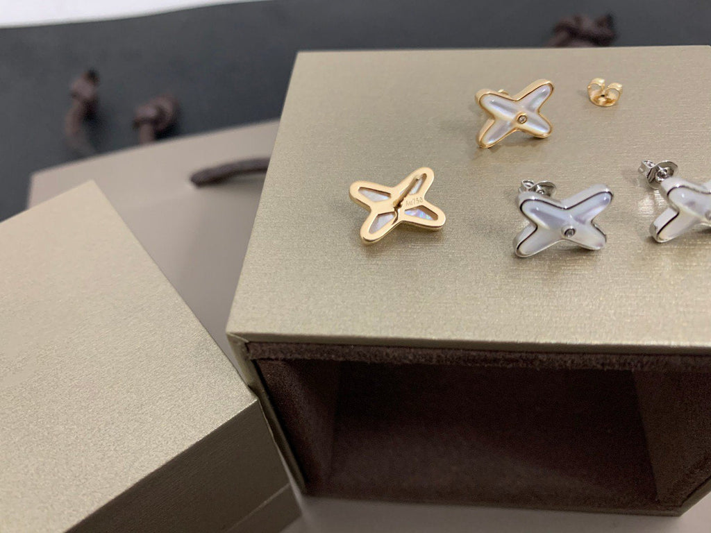 GlowJEUX DE WHITE MOP SILVER DIAMOND EARRINGS