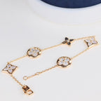 GlowLEAF CLOVER BRACELET