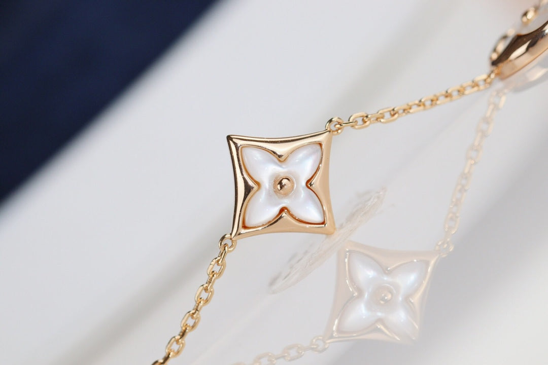 GlowLEAF CLOVER BRACELET