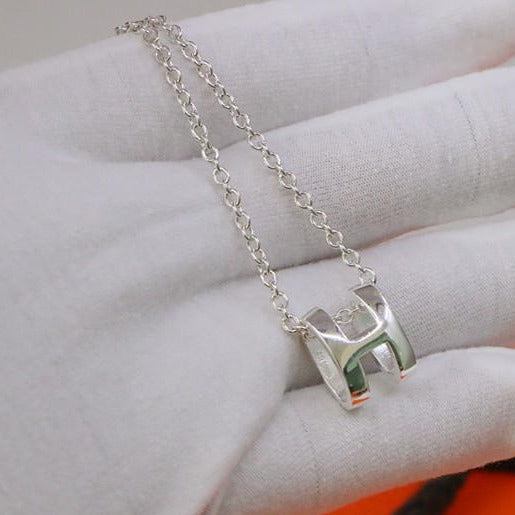 GlowHM NECKLACE H LETTER OVAL SERIES